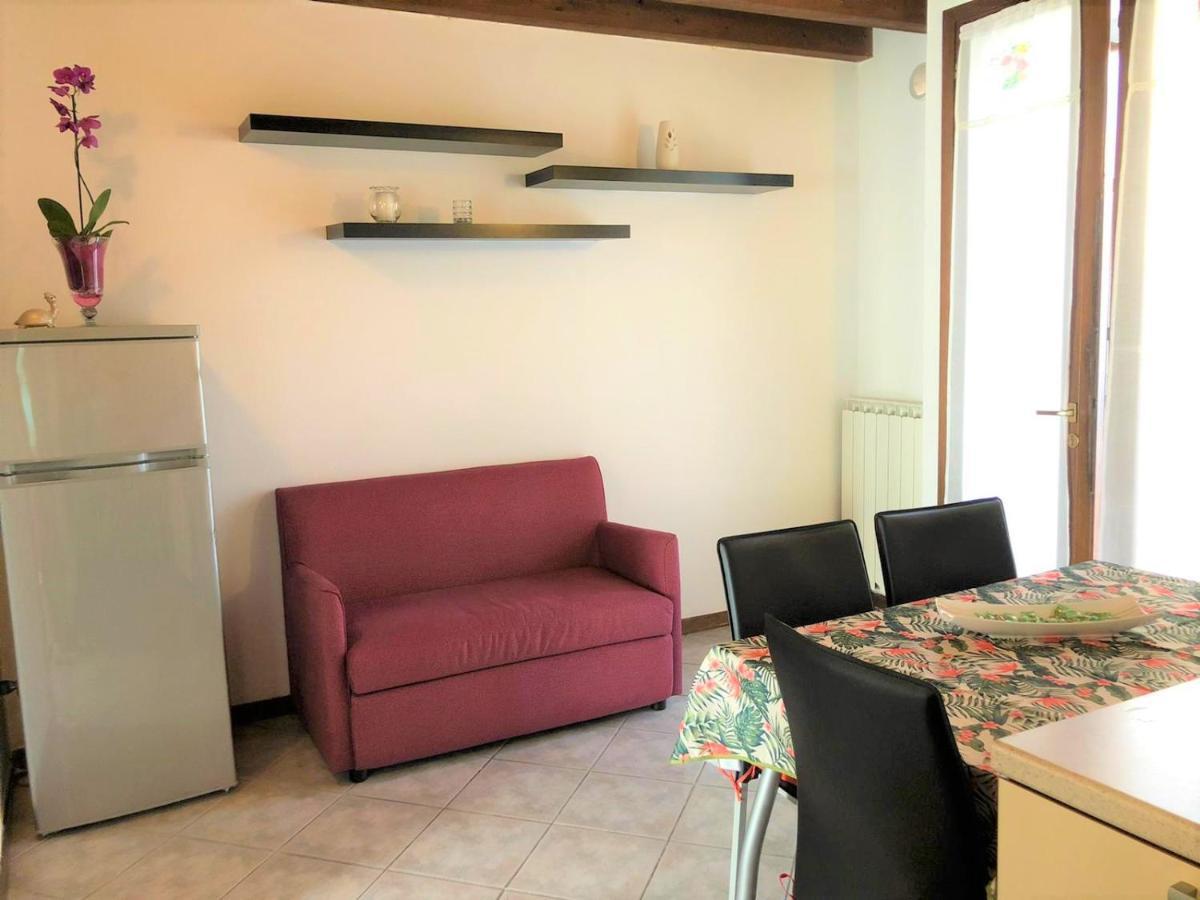Oasi Di Paradiso - Comfy Private Apartment On Ground Floor With Terrace Desenzano del Garda Exterior photo